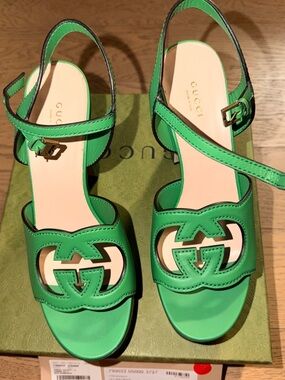 Gucci Interlocking GG Green Leather Slingback Sandals with Logo Cutout